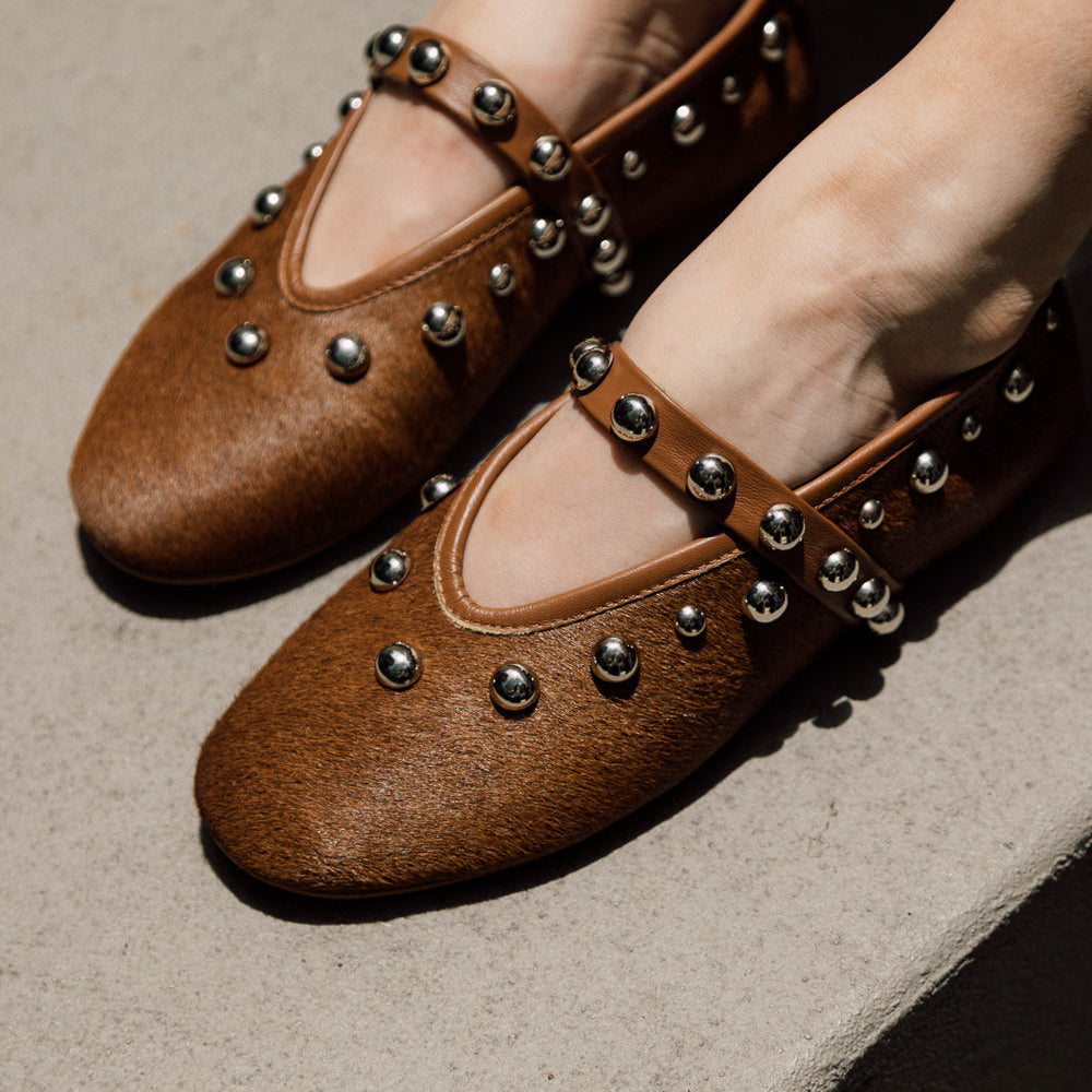 Zapatos hechas en cuero 100% por artesanos colombianos. Diseños únicos y exclusivos que te harán sentir cómoda