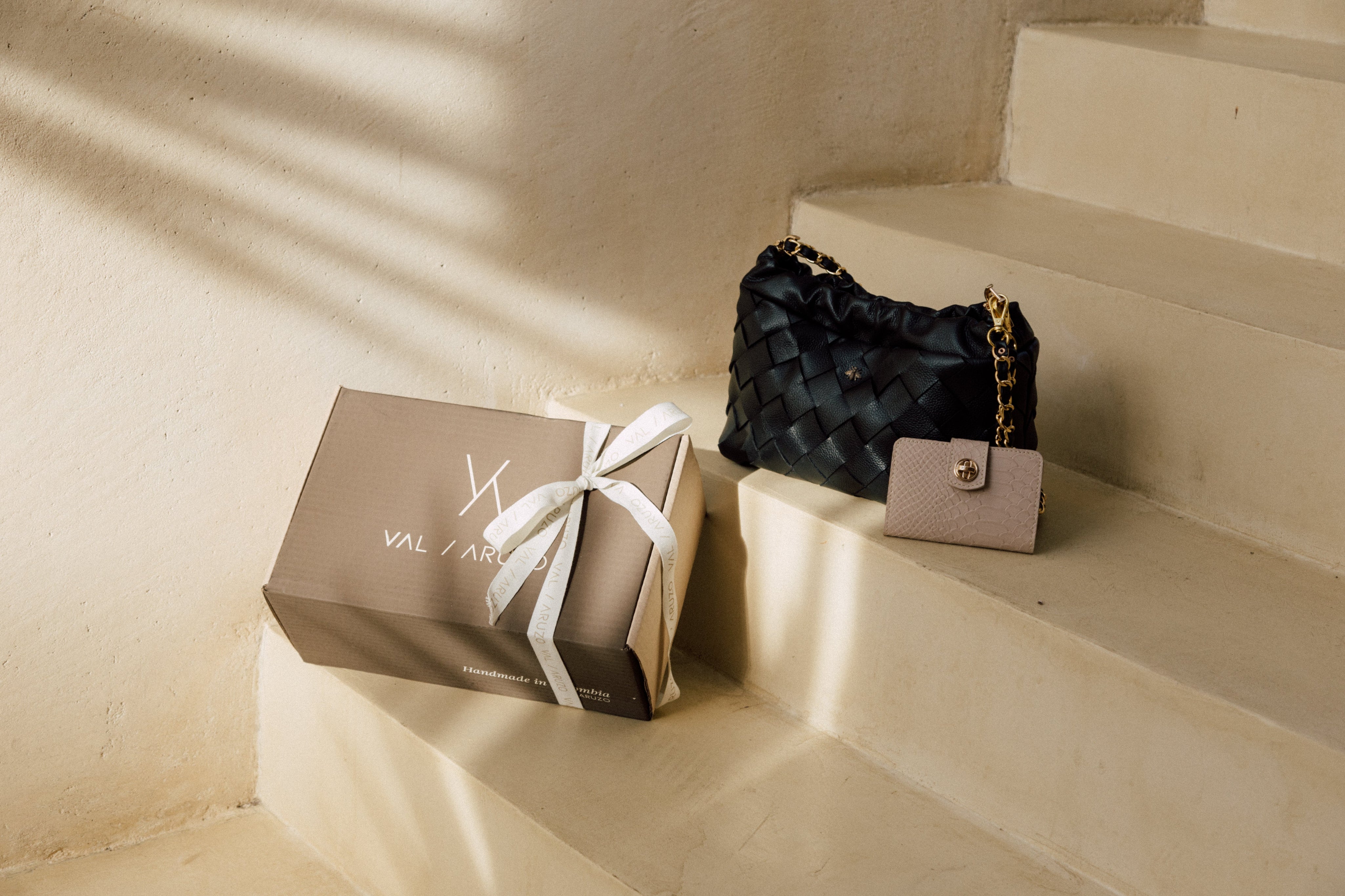 GIFT GUIDE