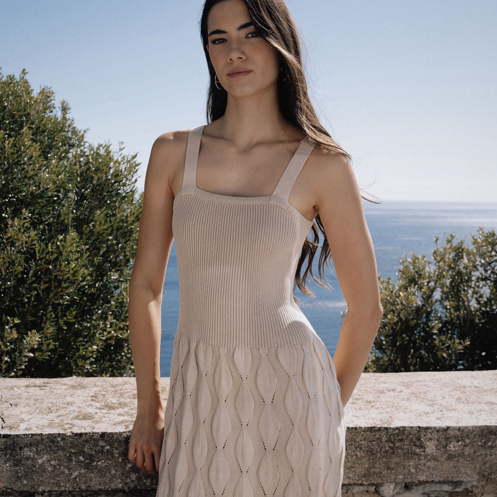 Prendas únicas y exclusivas que buscan la temporalidad y versatilidad 