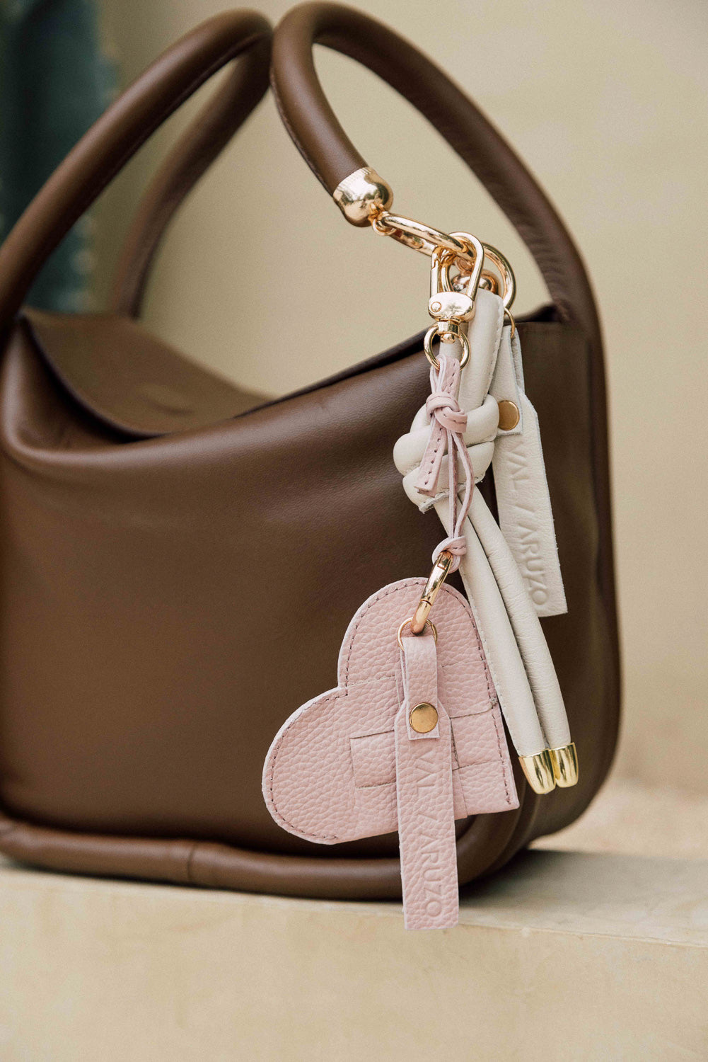 Knot Charm Marfil