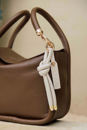 Knot Charm Marfil