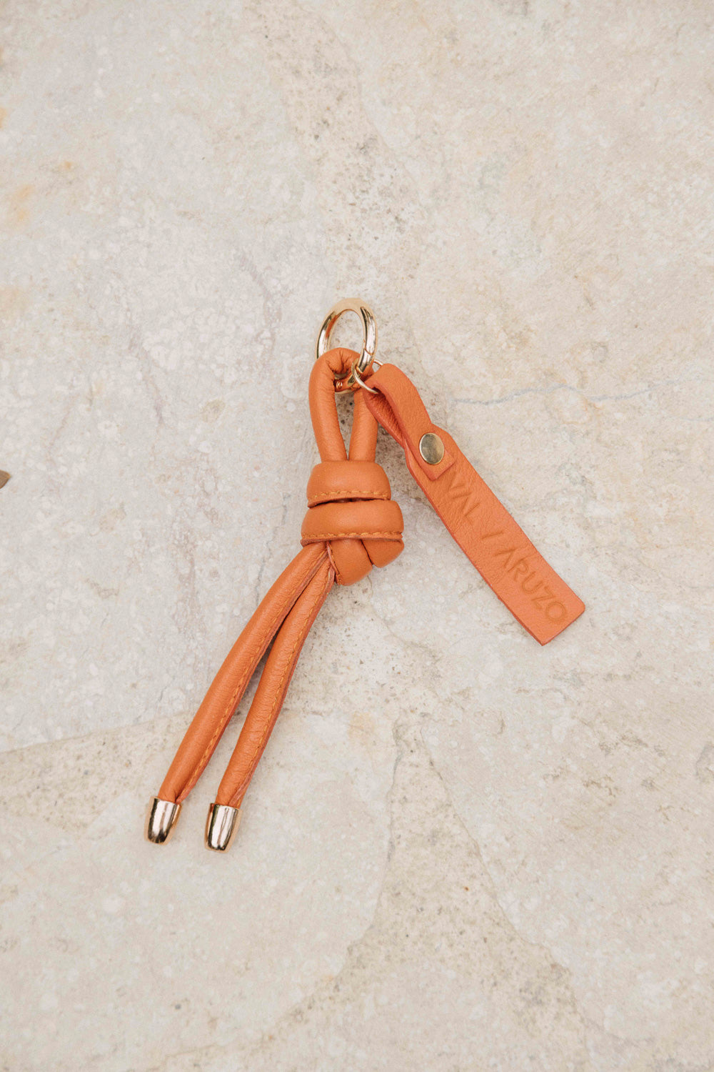 Knot Charm Naranja