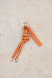 Knot Charm Naranja