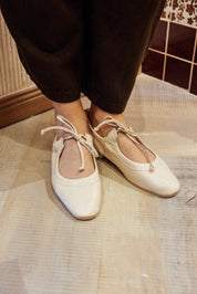 Amelia Flats Beige