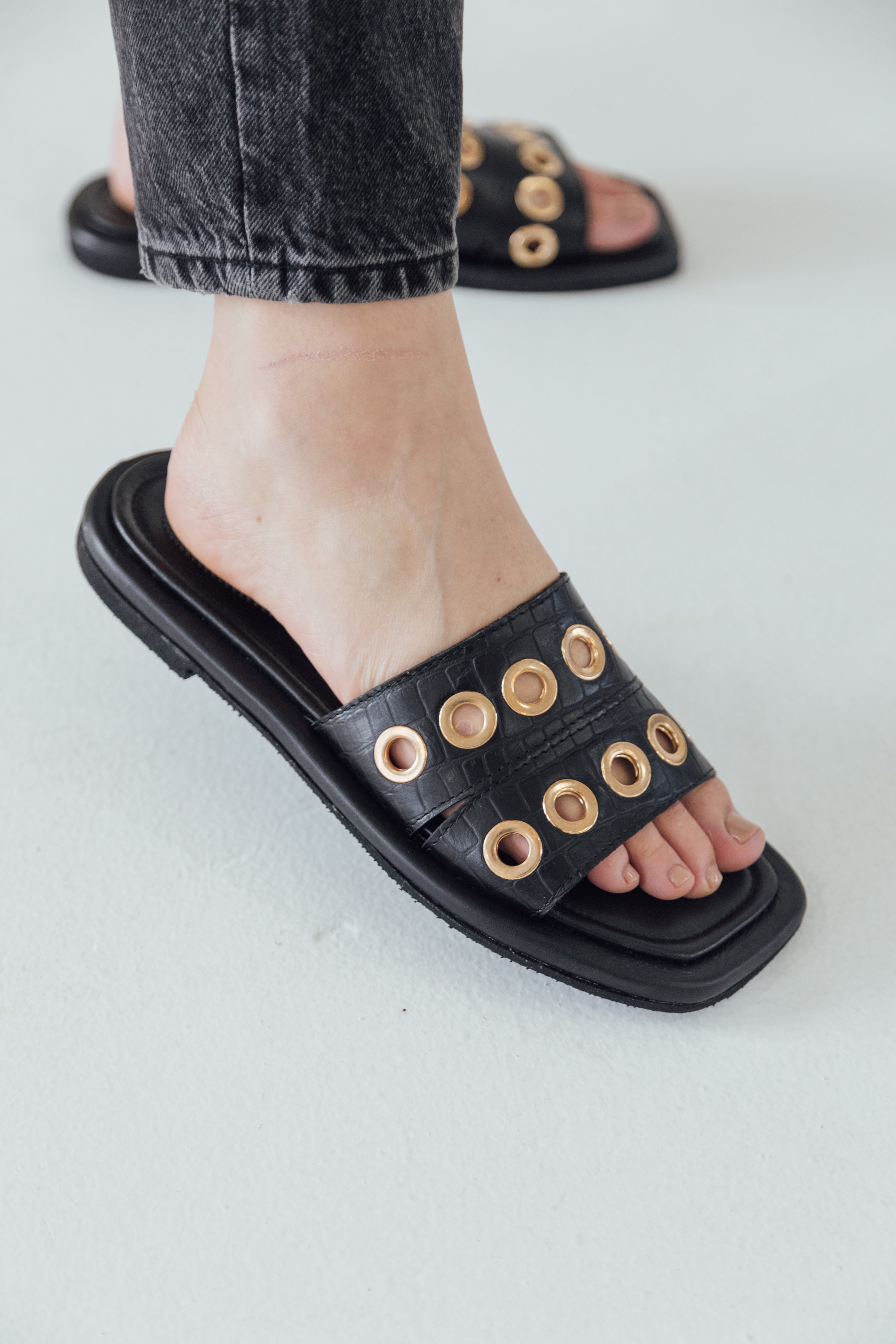 Latte Sandals Negra