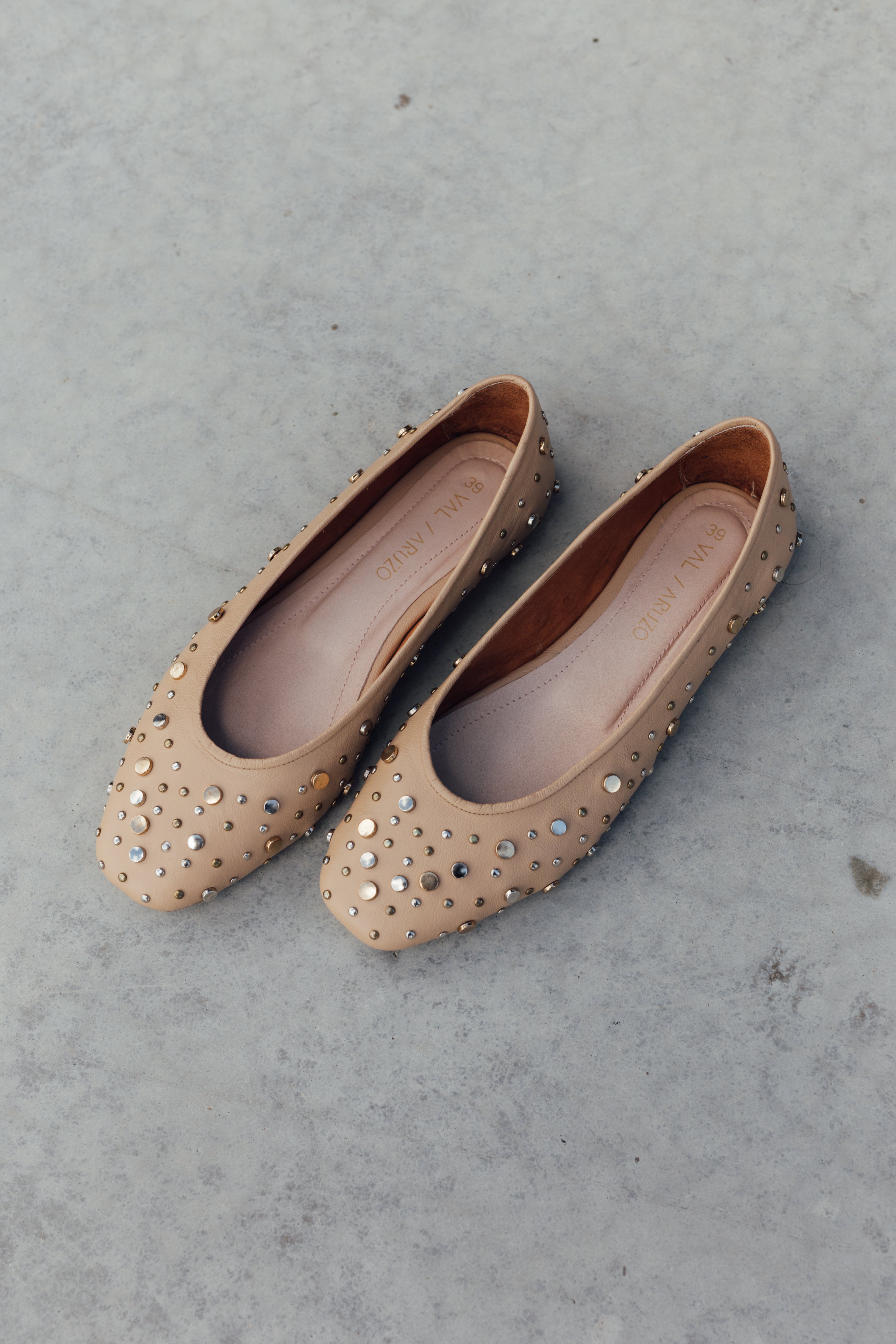 Mocca Flats Taupe