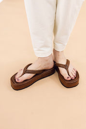 Flora Sandals Croco Miel
