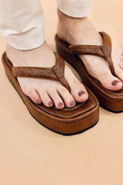 Flora Sandals Croco Miel
