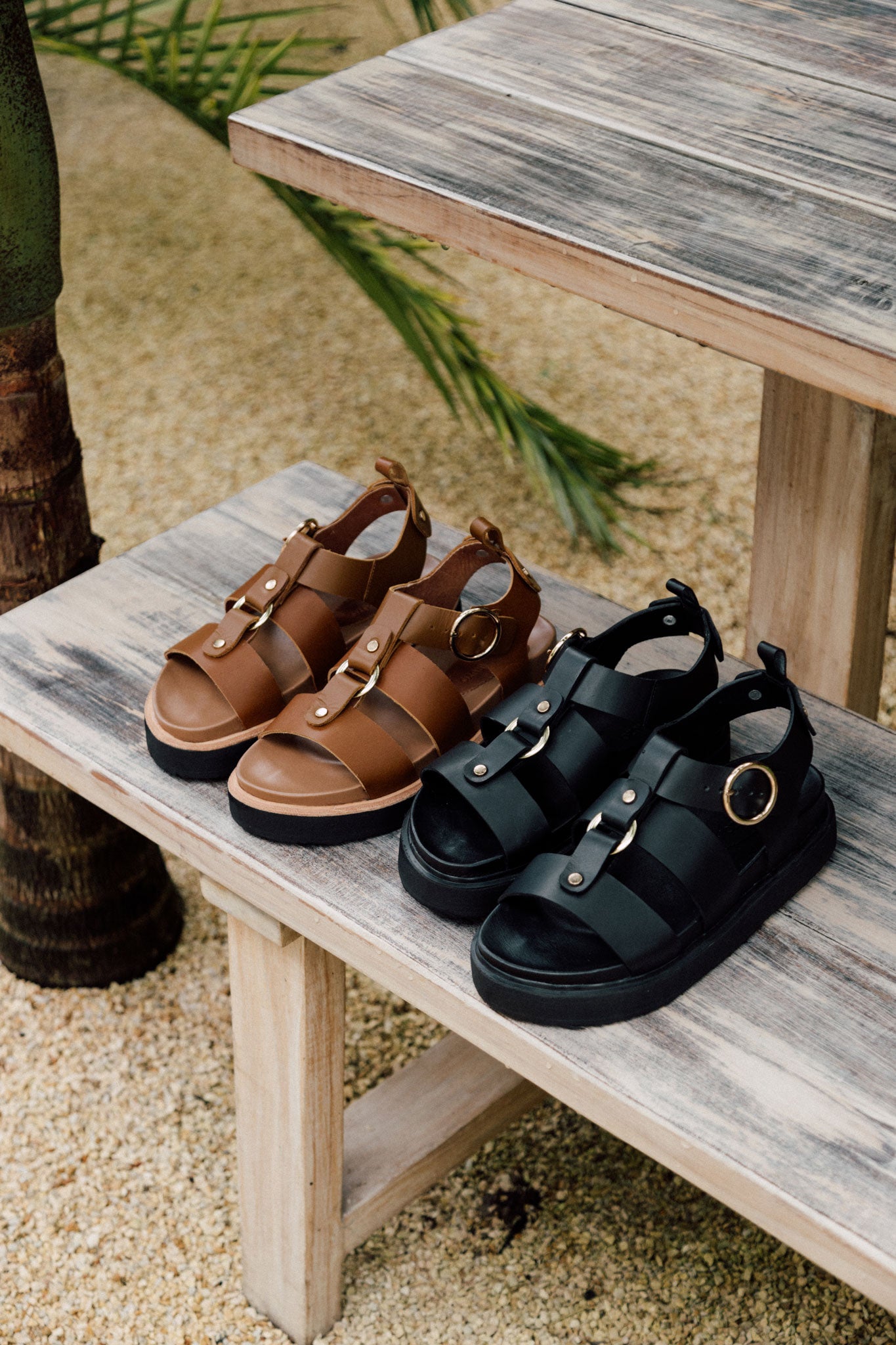 Sol Sandals Negras