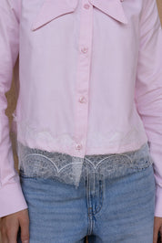 camisa-flora-baby-pink-07-detalle-manos