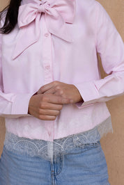 camisa-flora-baby-pink-08-detalle-lazo