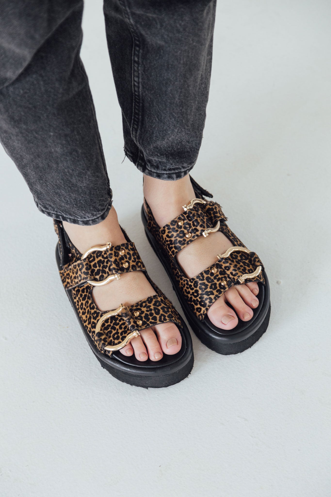 Cappuccino Sandals de Val Aruzo - foto 1