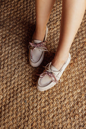 mocasin-amalfi-vintage-beige-02-modelo-pies