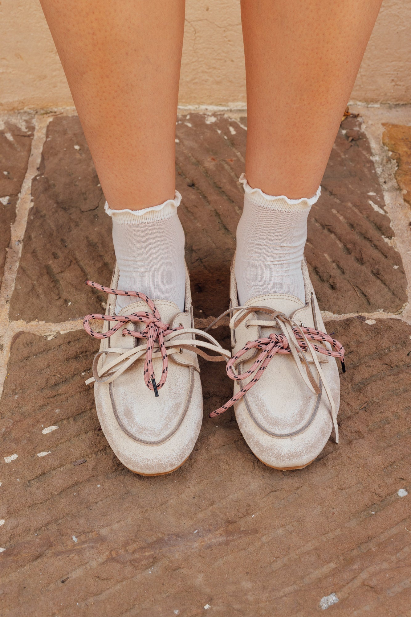 mocasin-amalfi-vintage-beige-06-modelo-pies