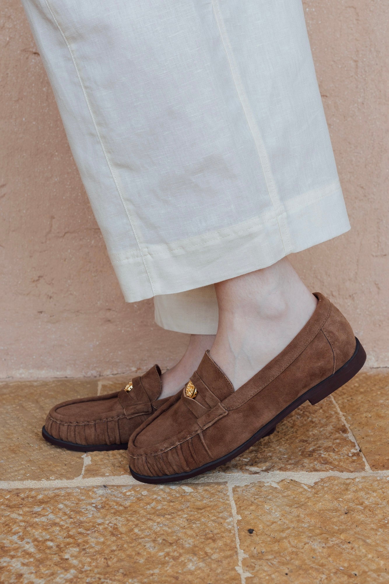 mocasin-atelier-miel-04-modelo-pies