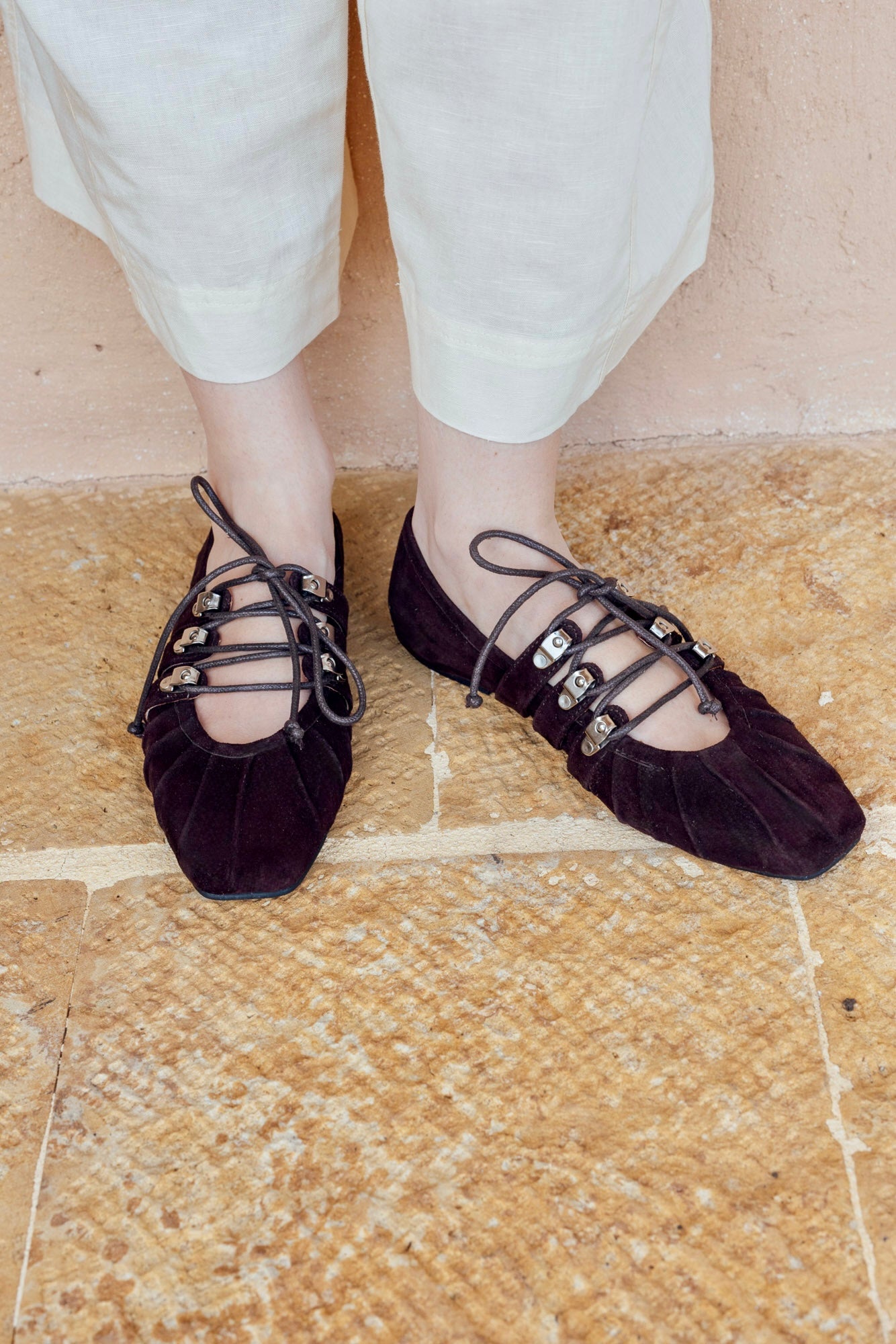 wild-flats-mocca-02-modelo-pies