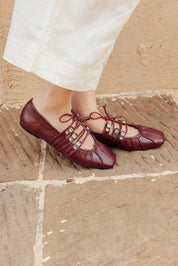 wild-flats-vino-06-modelo-pies